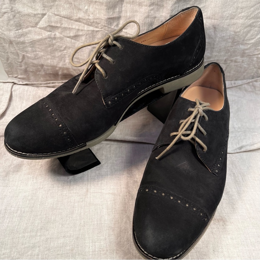 Cole Haan black leather Oxford shoes 9